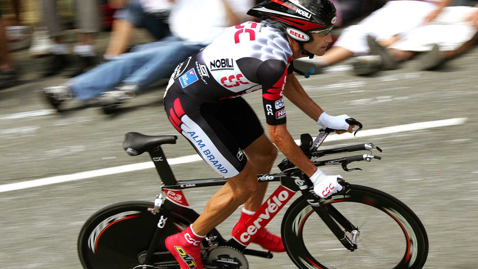 “尼古拉斯·桑特基的快速反应与精准控制,带领阿根廷美洲狮队走向未来”